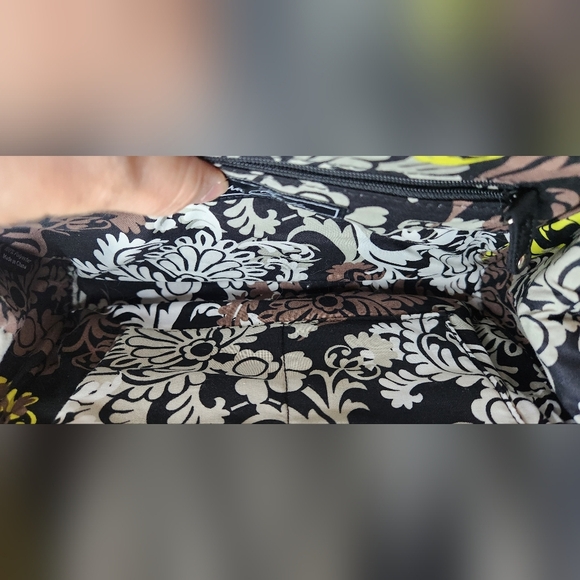 Vera Bradley Quilted Circle Black Textured Clutch with Removable Chain Strap - Picture 12 of 12